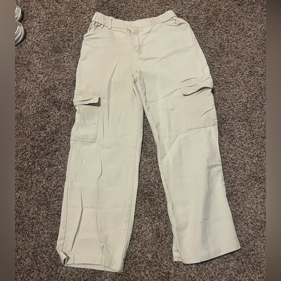 HYFVE Cream Colored Cargo Pants - Picture 1 of 4